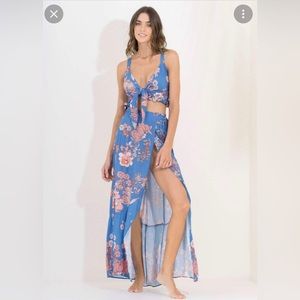 Maaji Matching skirt set. Wrap skirt with adjustable crop top tie top